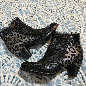 L'ARTISTE DESSA BOOTIE